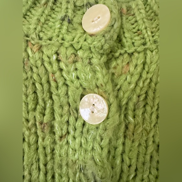 Urban Outfitters Cameron Cable Knit Cardigan Green Size Medium Cropped Sweater - Picture 2 of 6